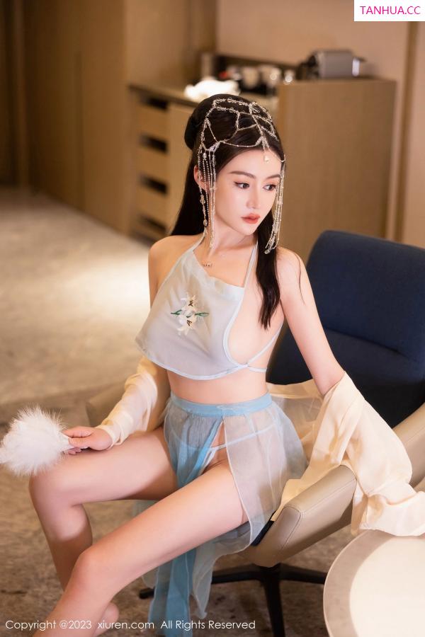   [XiuRen]高清写真图 2023.10.16 No.7514 唐宁宁 古装美腿第11张图片